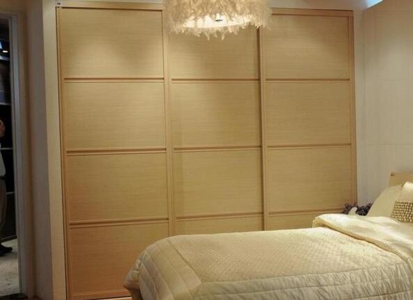 为什么山东衣柜门会产生变形?